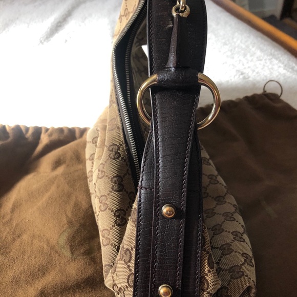 Authentic Medium G-G Canvas Gucci with dust bag - Picture 4 of 6